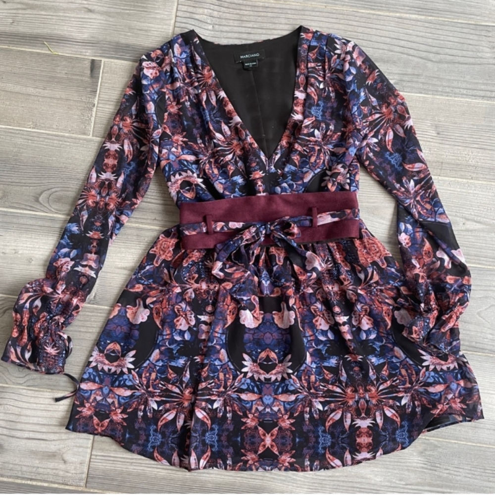 New Marciano Multicolor Pattern Long Sleeve V Neck Dress In Size Extra Small